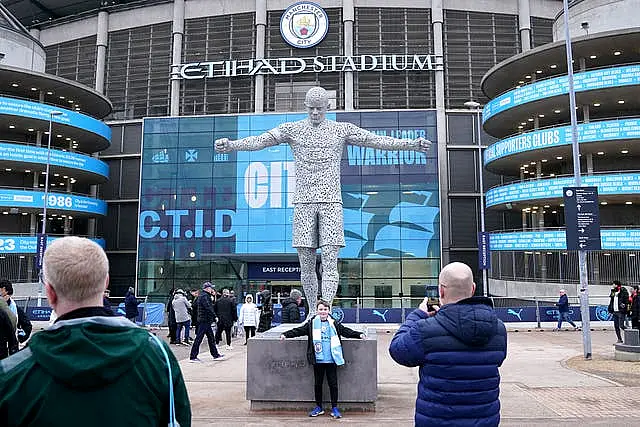 Vincent Kompany statue