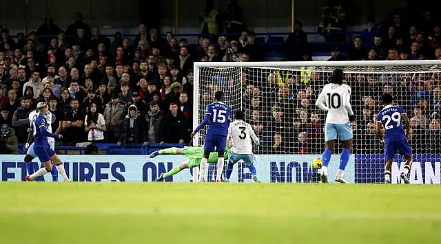 Chelsea’s Mykhaylo Mudryk (far left) scores