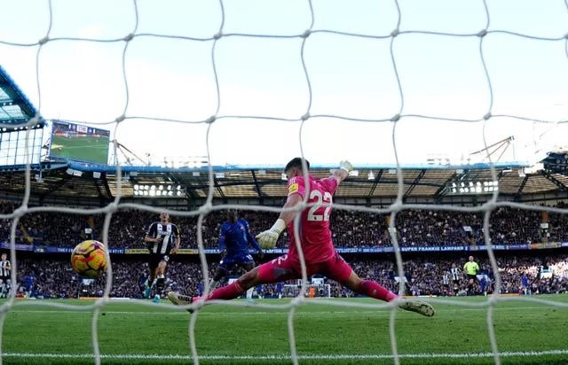 Nicolas Jackson puts Chelsea ahead