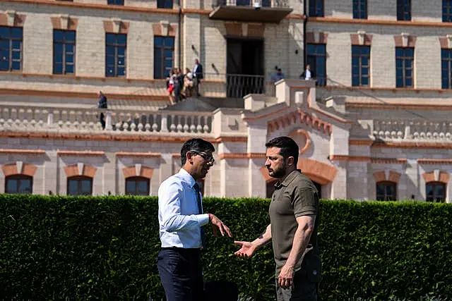 Rishi Sunak and Volodymyr Zelensky