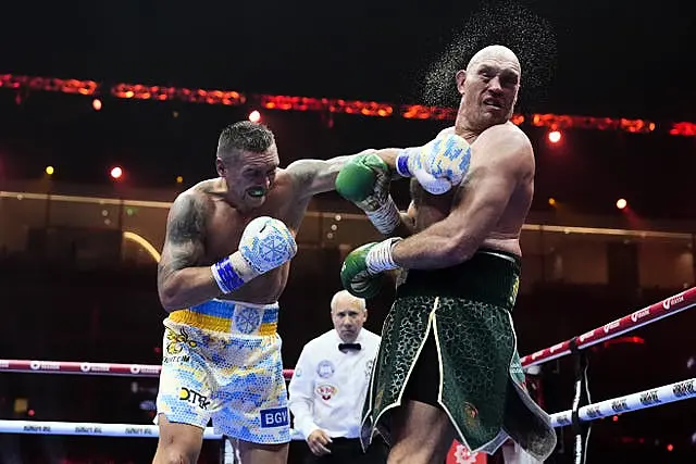 Oleksandr Usyk (left) won the first fight by split decision