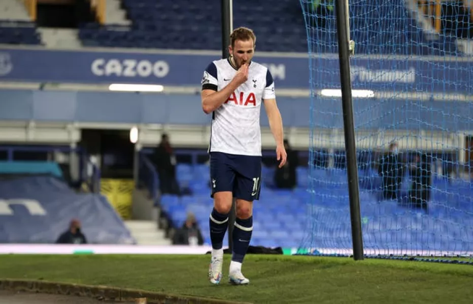 Harry Kane limps off