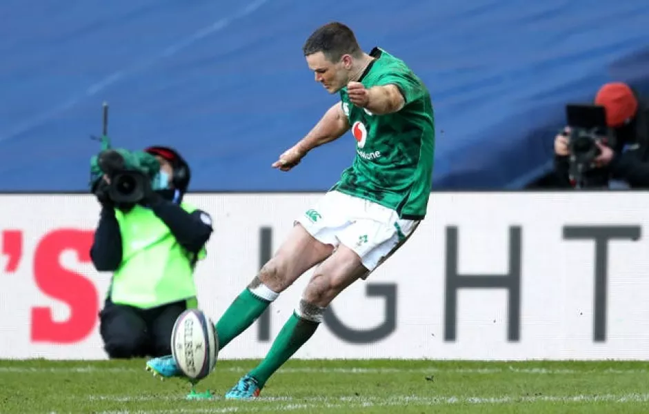 Johnny Sexton moved past 900 points for Ireland by scoring 17 against Scotland, including a decisive late penalty