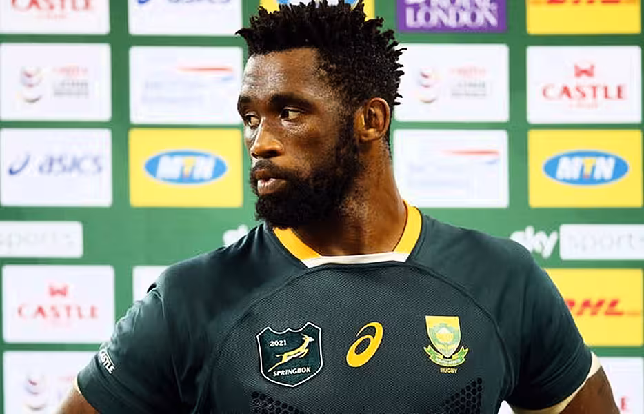 Siya Kolisi says he does not recall disrespecting England