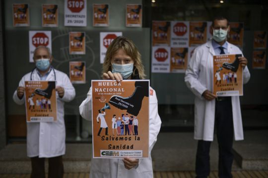 Spanish Doctors Stage Walkout Over ‘Weakened’ Health System