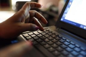 New Hse Contact Tracers Told To Bring Own Laptops To Work