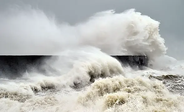 Ireland Braced For 130Km/H Winds As Storm Aiden Sweeps In
