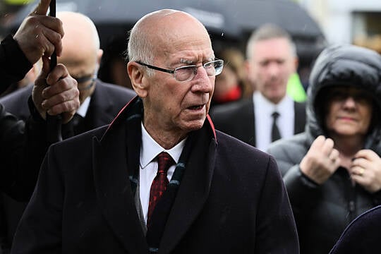 Sir Bobby Charlton Diagnosed With Dementia – Report