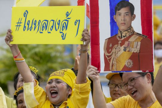 Thailand’s King And Queen Meet Supporters Amid Calls For Reform