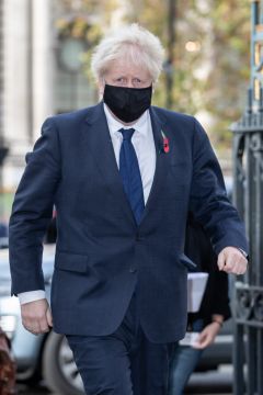Six Tory Mps Self-Isolating After Boris Johnson Meeting