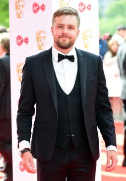 Iain Stirling Admits Doubts Over Laura Whitmore Proposing