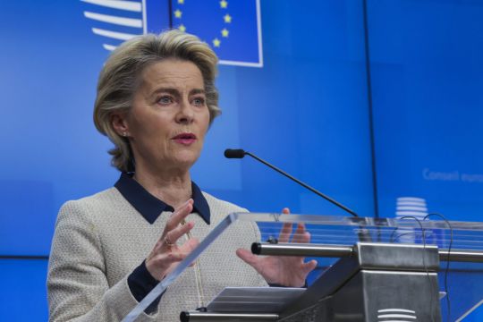Eu Commission Chief Sees 'Genuine Progress' In Brexit Talks