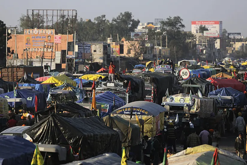 Indian Farmers Continue Protest Despite Talks Offer