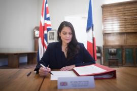 Uk And France Sign Agreement To Curb Migrant Crossings In English Channel