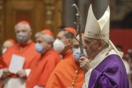 Pope Misses Leading New Year Services Because Of Leg Pain