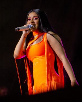 Cardi B Apologises After Hosting Thanksgiving For 40 People Amid Pandemic
