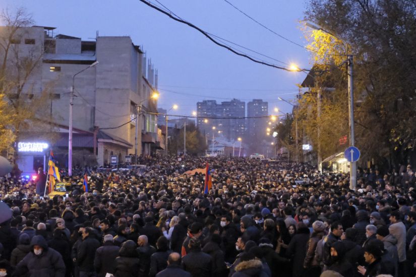 Thousands Demand Armenian Pm’s Resignation At Rally