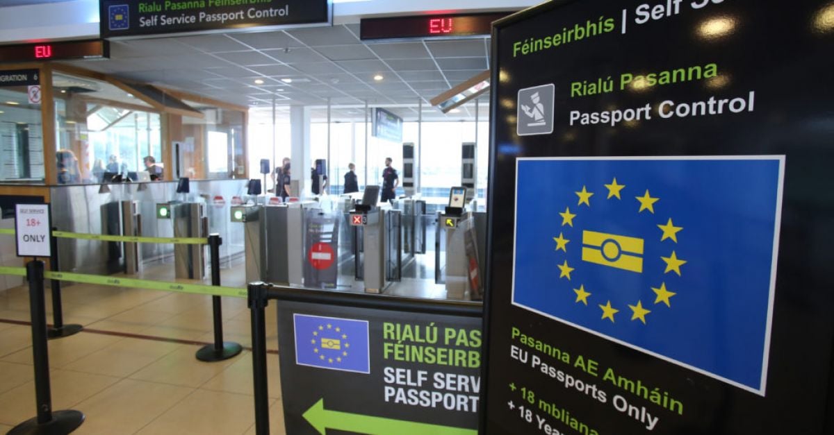 По-голямата част от търсещите убежище пристигат на летището в Дъблин без документи за самоличност