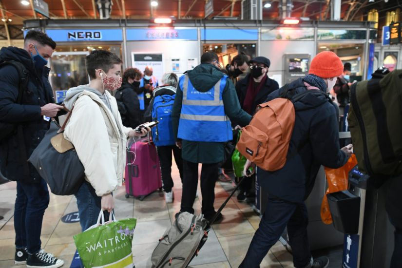 Passengers Who Packed Trains Out Of London Branded ‘Totally Irresponsible’