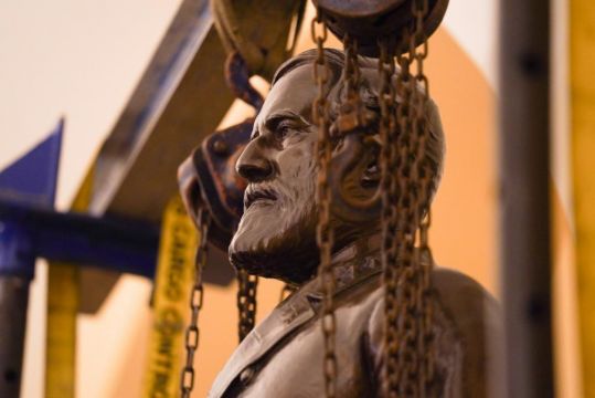 Virginia’s Robert E Lee Statue Removed From Us Capitol