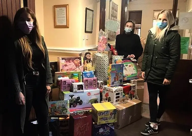 Santa Claus Anonymous: Irish Mothers' Lockdown Project Delivers Toys To Hundreds