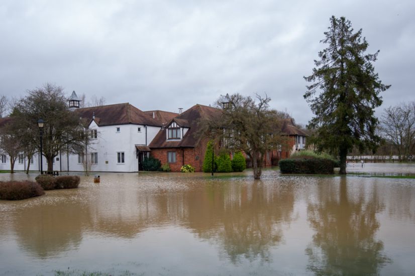 Christmas Day ‘A Write Off’ For Uk Families Forced To Flee Rising Flood Waters