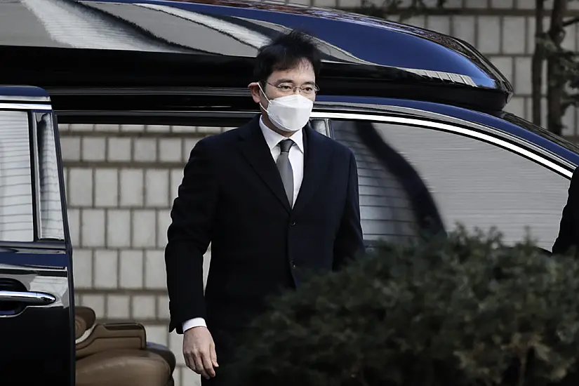 Prosecutors Seek Nine-Year Prison Term For Samsung Chief Lee