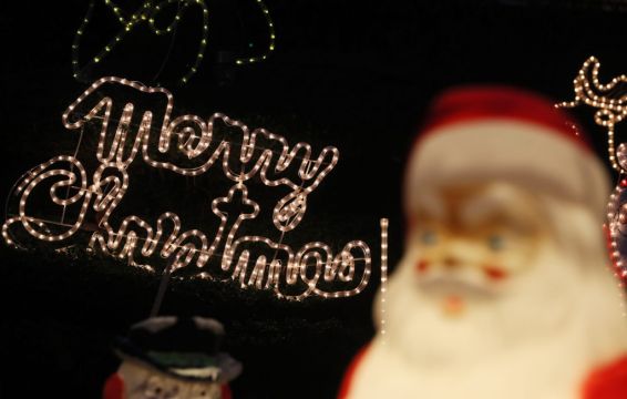 Keep Christmas Decorations Up Till February Like Middle Ages, Experts Say