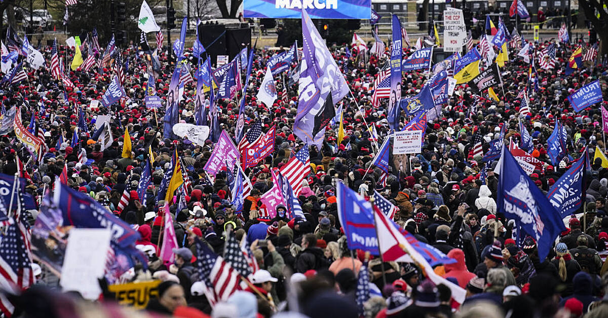 Thousands of Trump supporters hold rally near White House