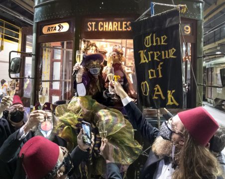 New Orleans Begins Subdued Mardi Gras Season With Plenty Of Cake