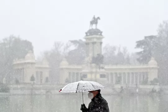 Freezing Madrid Braces For Heaviest Snowfall In Decades