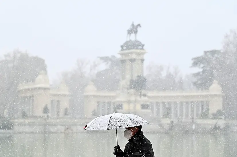 Freezing Madrid Braces For Heaviest Snowfall In Decades