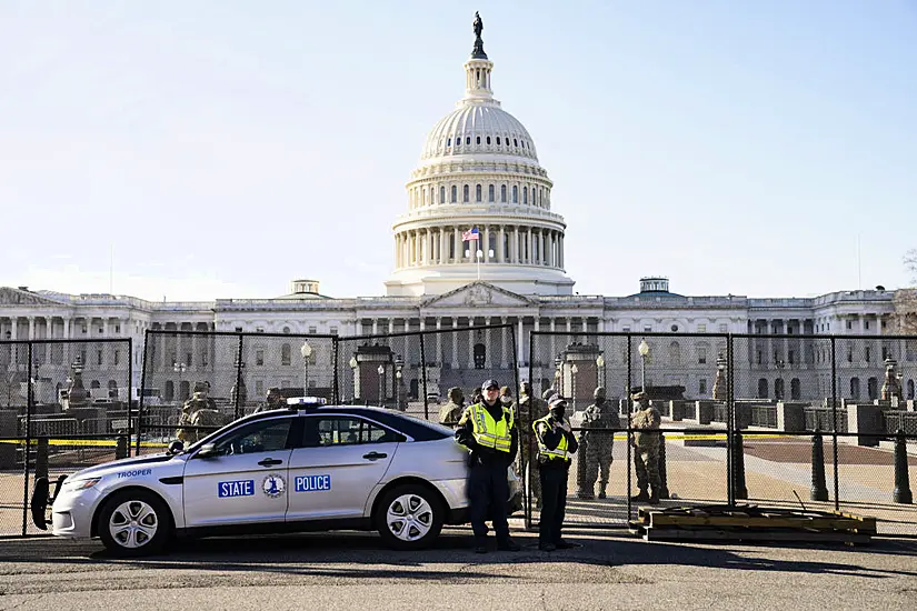 Police Officer Injured During Us Capitol Riots Dies