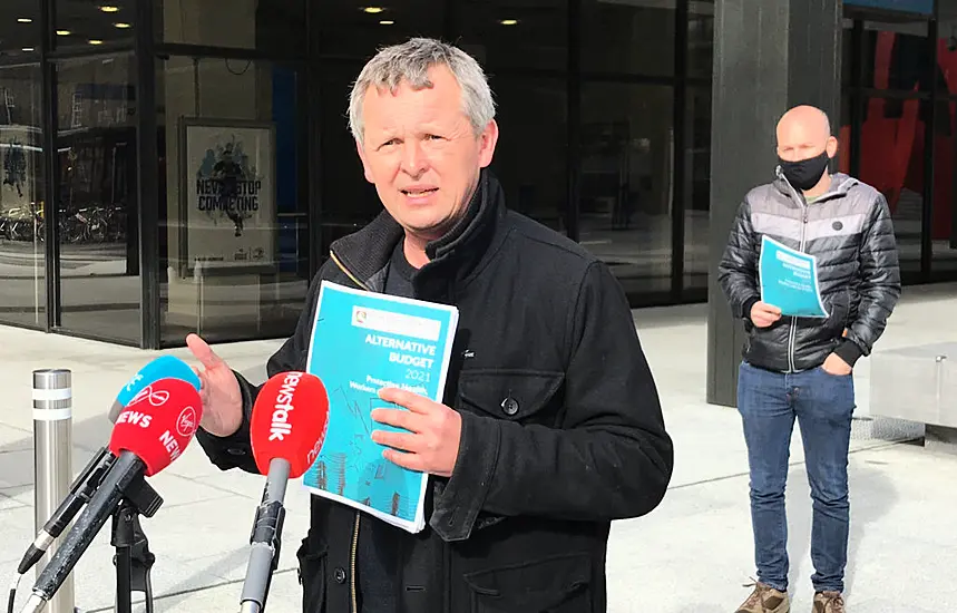 Richard Boyd Barrett Calls For Long-Term Lockdown To ‘Save Summer’