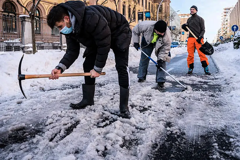 Schools Shut As Madrid Clears Record Snow Ahead Of Cold Spell