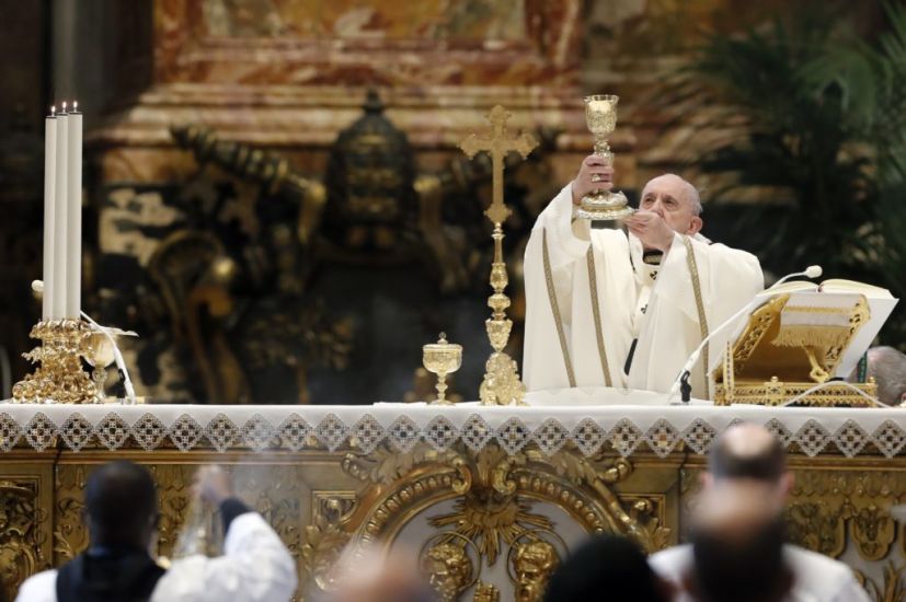 Pope Francis Expands Role Of Women In Mass But Keeps Priesthood Off Limits