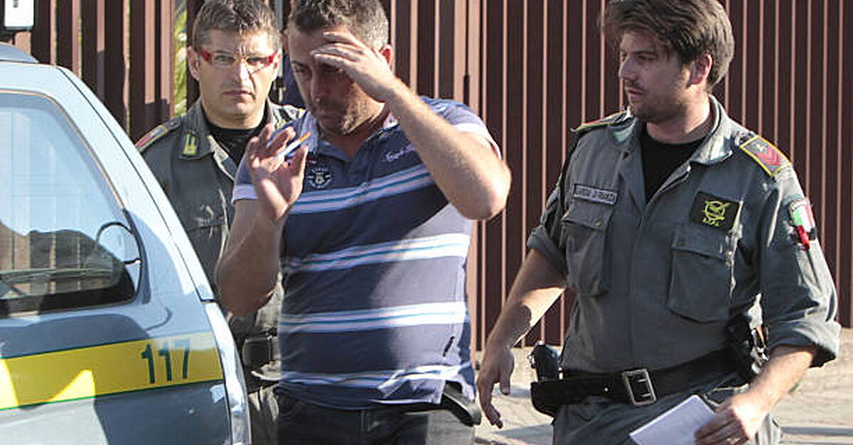 Italy targets violent clan in biggest mafia trial in decades