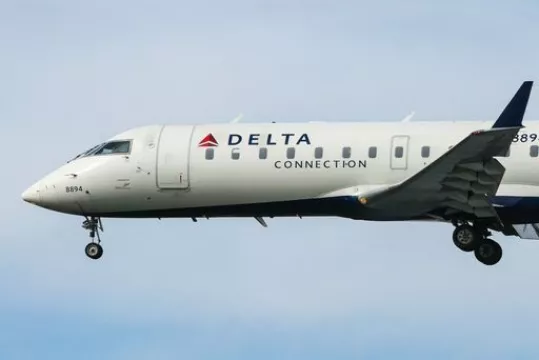 Delta Puts 880 People On No-Fly List Over Masks