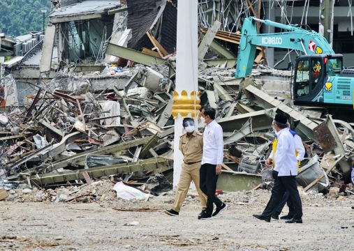 Indonesian Leader Travels To Earthquake Zone After Visiting Flood-Hit Region