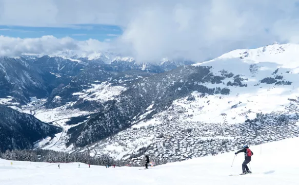 Irish Man (29) Dies After Avalanche At Swiss Ski Resort
