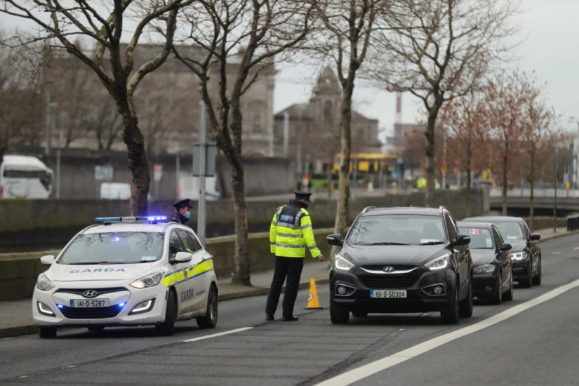 Gardaí Install Checkpoints On Non-Essential Airport Travel In New Operation