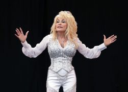 Dolly Parton’s Brother Randy Dies After Cancer Battle