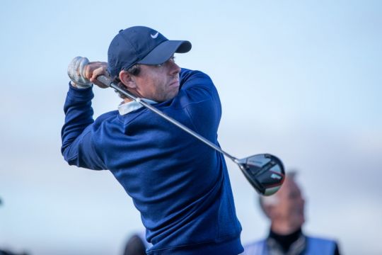 Rory Mcilroy Makes Brilliant Start To Fog-Affected Abu Dhabi Championship