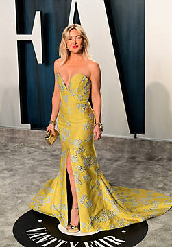 Kate Hudson Addresses Estrangement From Her Father Bill