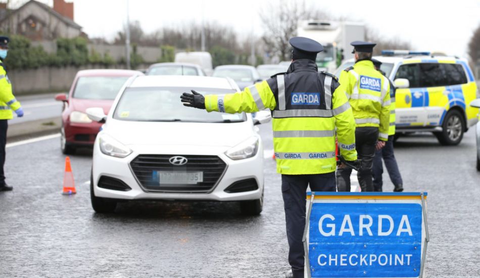 Gardaí Have Issued Over 2,400 €100 Fines For Non-Essential Travel