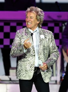 Rod Stewart’s Florida Assault Charge Still Not Resolved