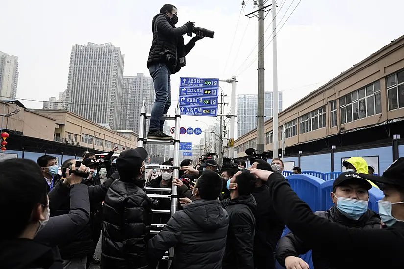 Who Team Visits Wuhan Seafood Market In Search Of Coronavirus Clues