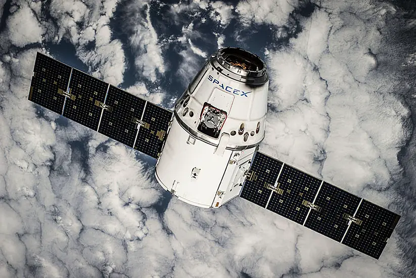 Us Billionaire Buys Spacex Flight To Orbit Earth With Three Others