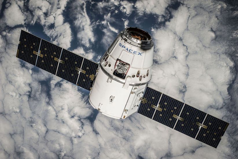 Us Billionaire Buys Spacex Flight To Orbit Earth With Three Others