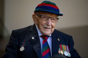 British Health Service Hero Captain Tom Moore Dies Aged 100